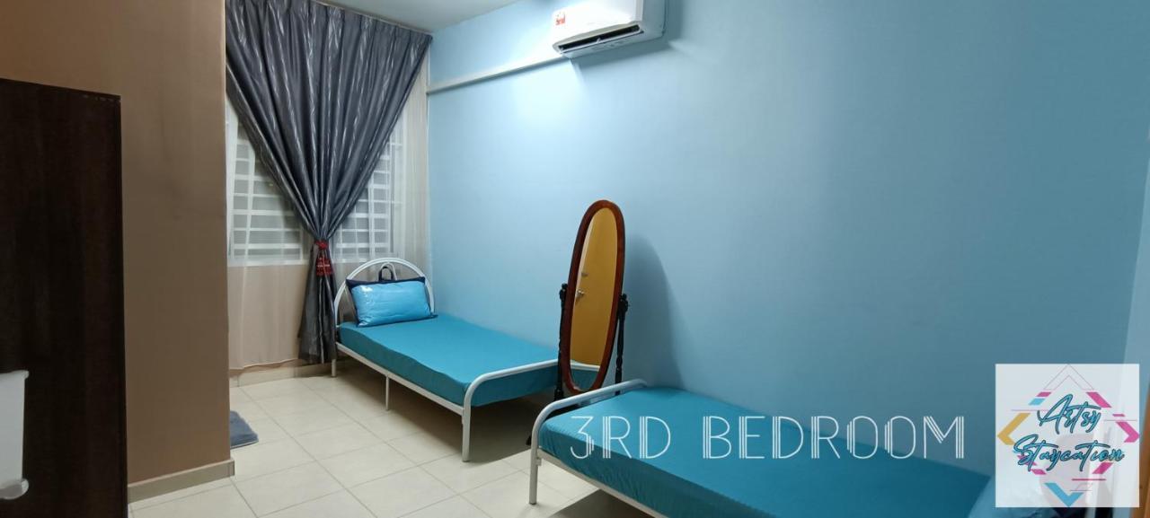 Artsy Staycation Malacca Extérieur photo